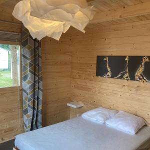 une chambre d'hôtel au camping