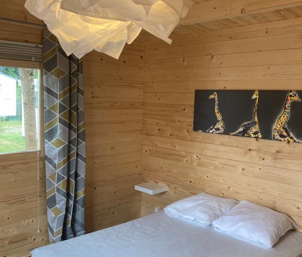 une chambre d'hôtel au camping