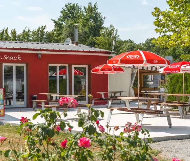 Camping au gré des vents avec bar-snack