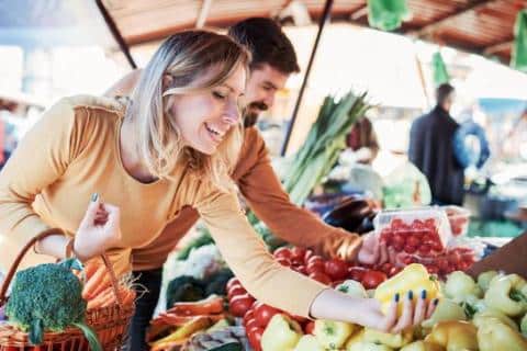 vacanciers marché morbihan